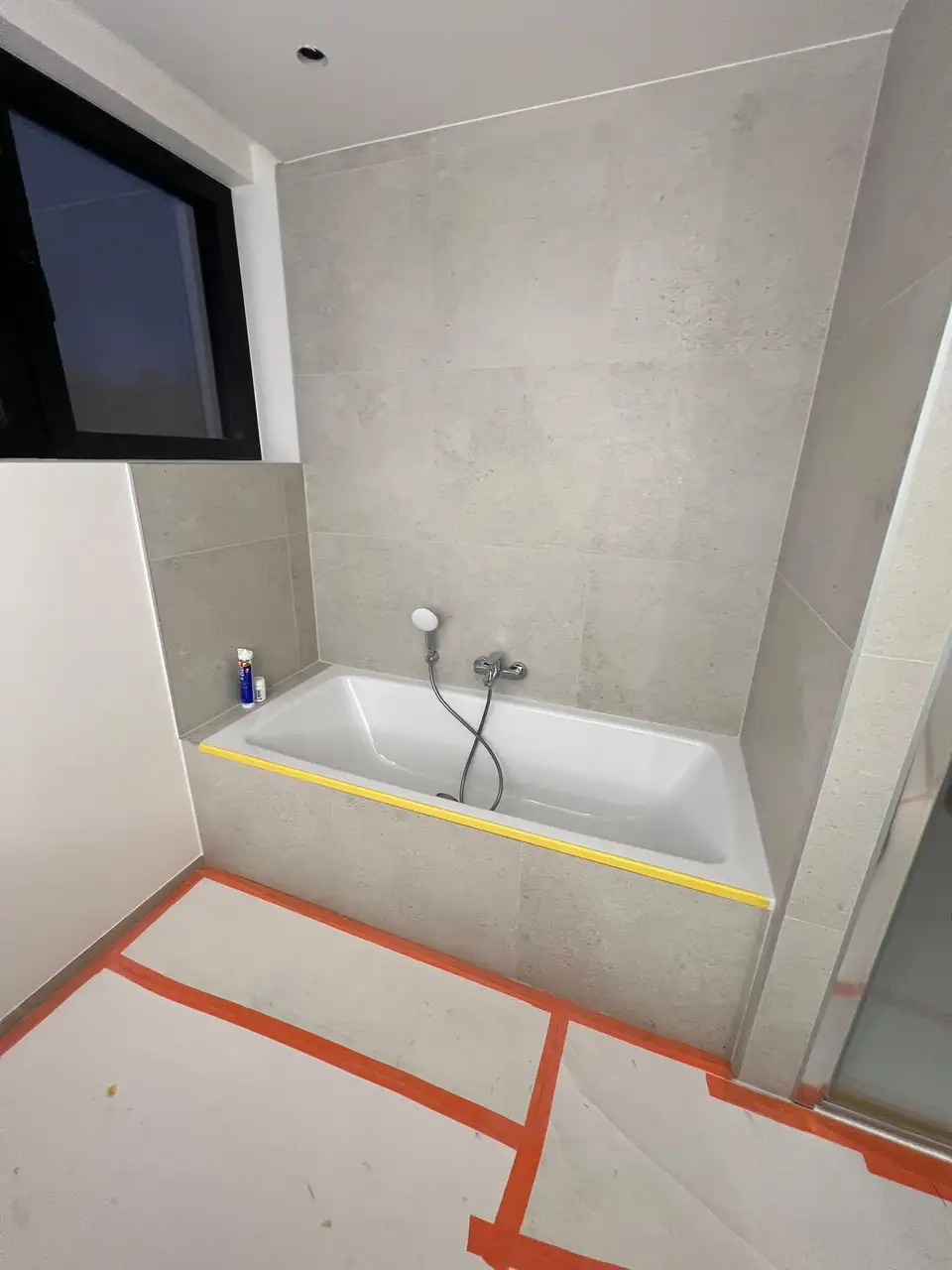 Après : Salle de bain avec douche à l'italienne, Woluwe-Saint-Pierre