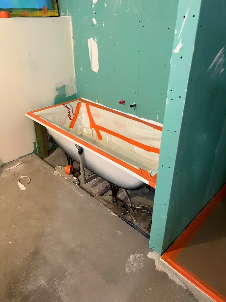 Avant : Salle de bain avec douche à l'italienne, Woluwe-Saint-Pierre