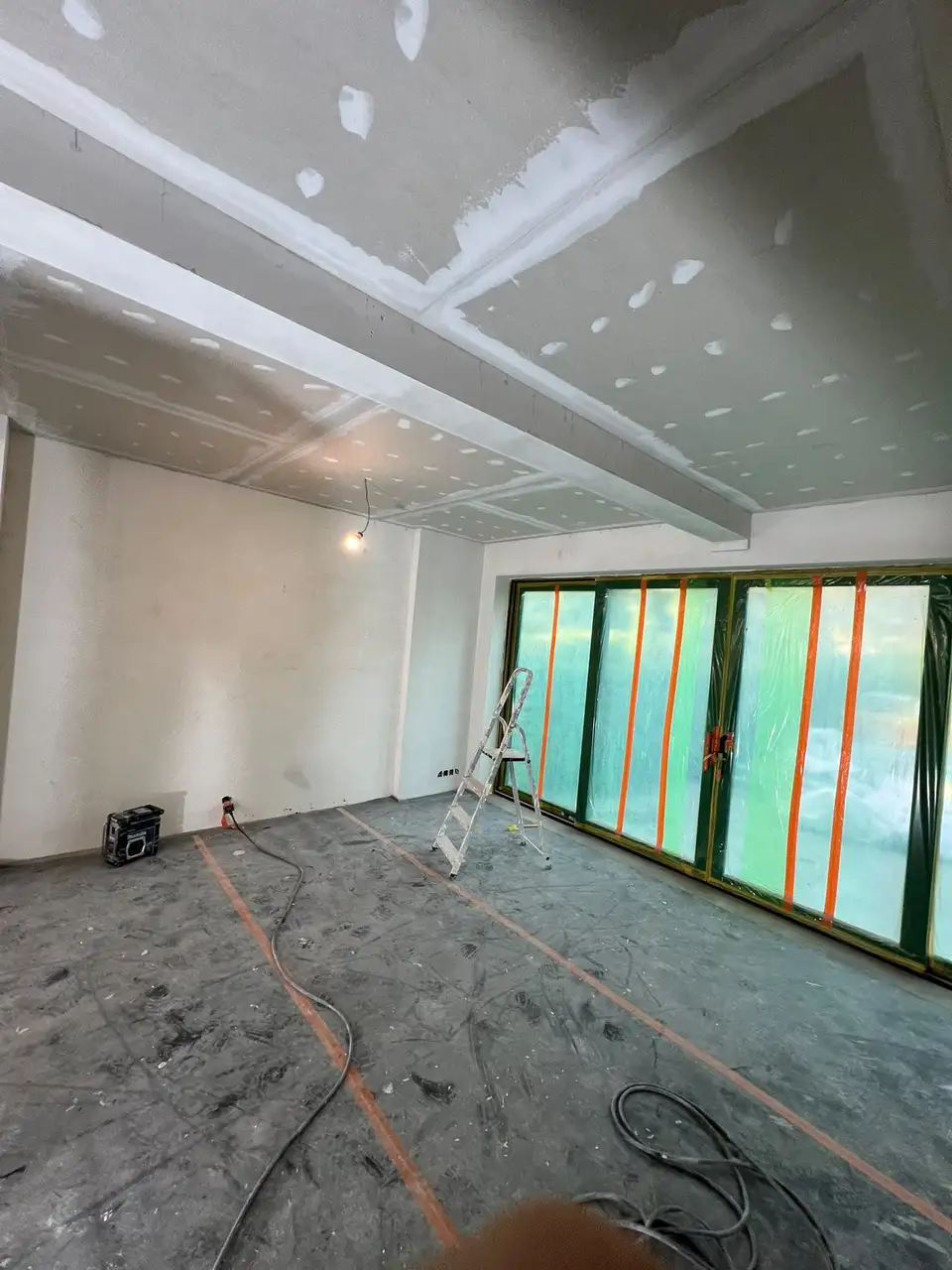 Avant : Séjour : parquet posé, murs et plafond repeints, Woluwe-Saint-Pierre