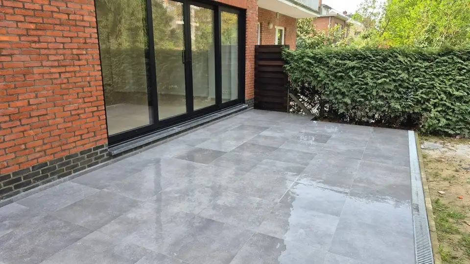 Après : Terrasse, ferraillage et dallage terminé, Woluwe-Saint-Pierre